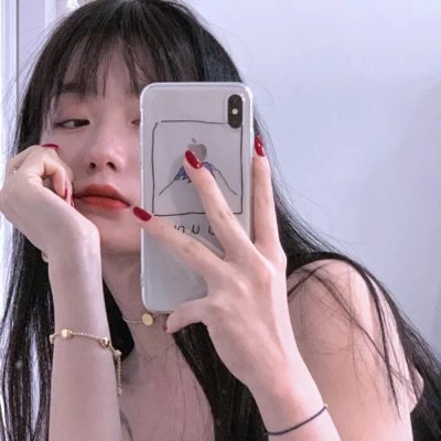 有秘密的她